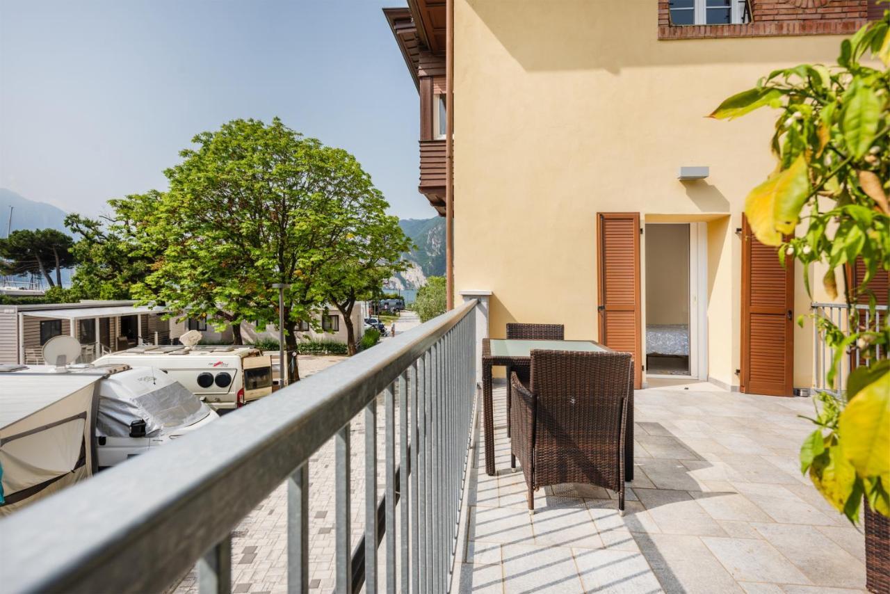 Al Lago Camping & Rooms Riva del Garda Exterior foto