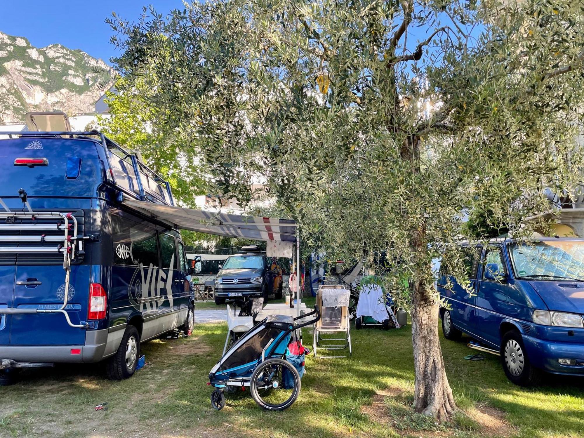Al Lago Camping & Rooms Riva del Garda Exterior foto